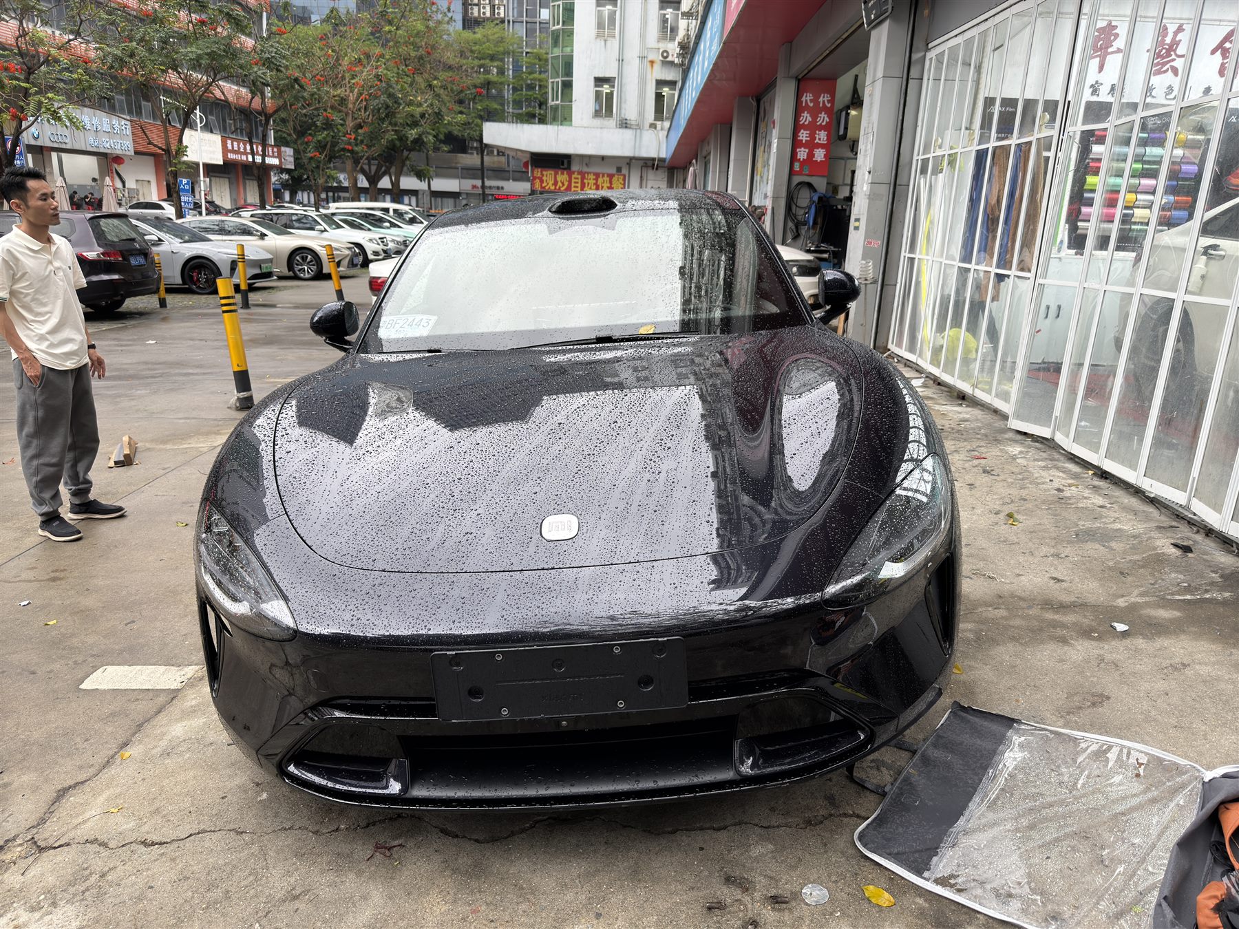 小米 SU7 前脸与机盖车衣效果
